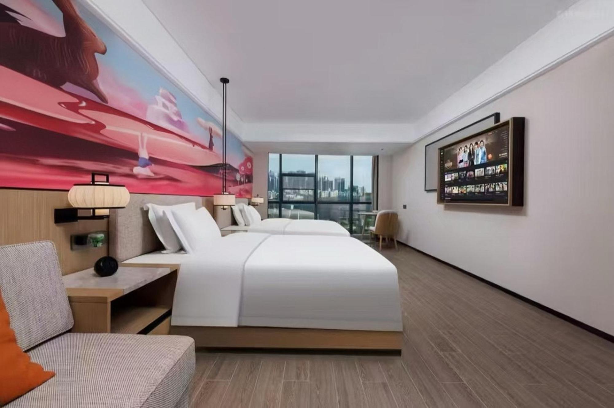 Mehood Lestie International Hotel Nancun Wanbo Metro Station Branch - Free Shuttle Bus To Canton Fair Complex During Canton Fair Period & Free Breakfast & Free Afternoon Tea & Free Midnight Snack & Free Vpn Internet Access Bagian luar foto