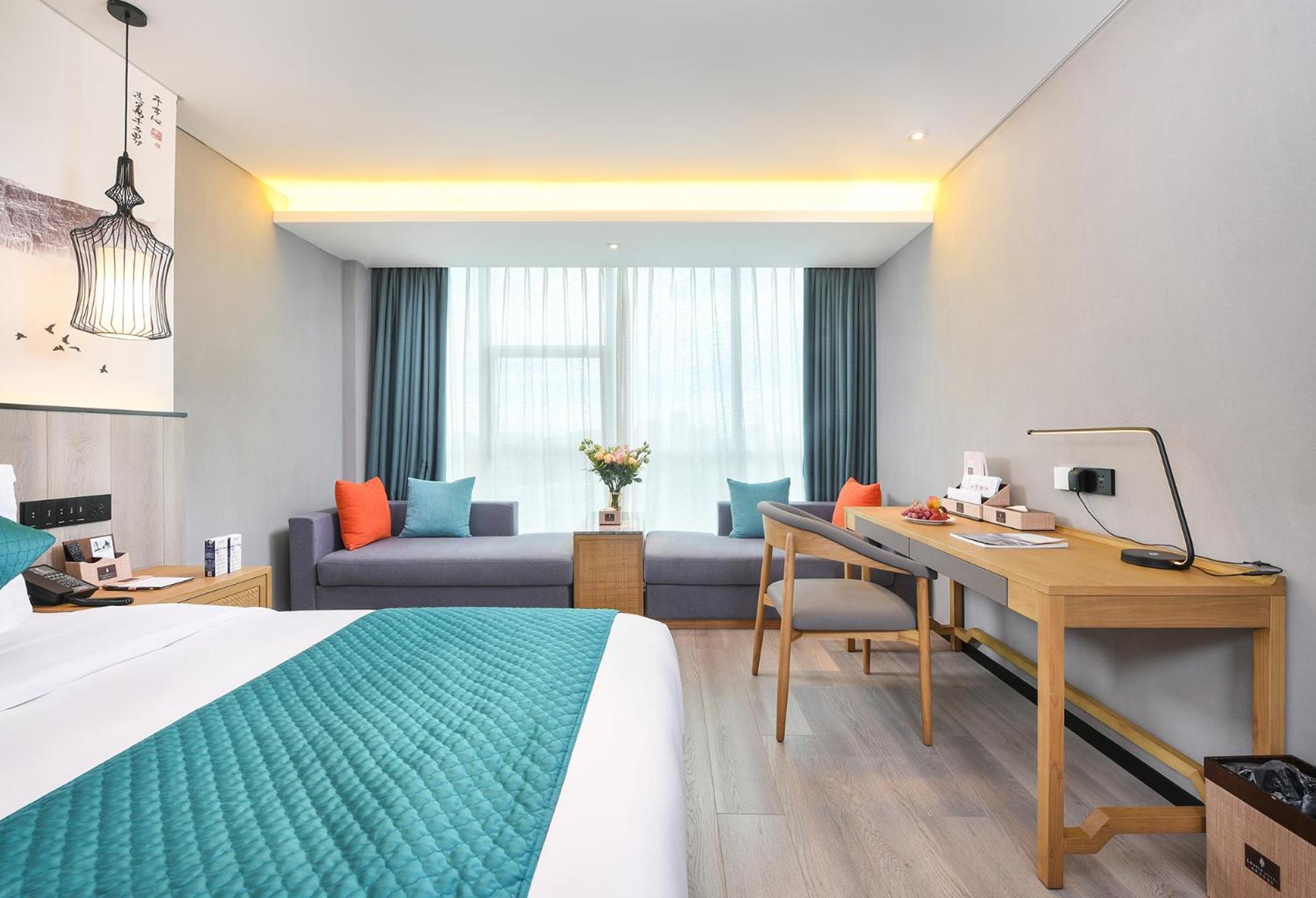 Mehood Lestie International Hotel Nancun Wanbo Metro Station Branch - Free Shuttle Bus To Canton Fair Complex During Canton Fair Period & Free Breakfast & Free Afternoon Tea & Free Midnight Snack & Free Vpn Internet Access Bagian luar foto