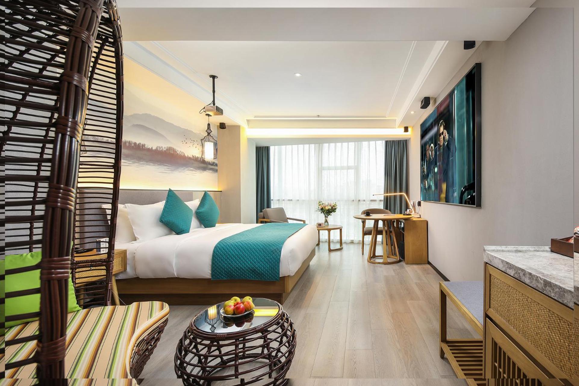 Mehood Lestie International Hotel Nancun Wanbo Metro Station Branch - Free Shuttle Bus To Canton Fair Complex During Canton Fair Period & Free Breakfast & Free Afternoon Tea & Free Midnight Snack & Free Vpn Internet Access Bagian luar foto