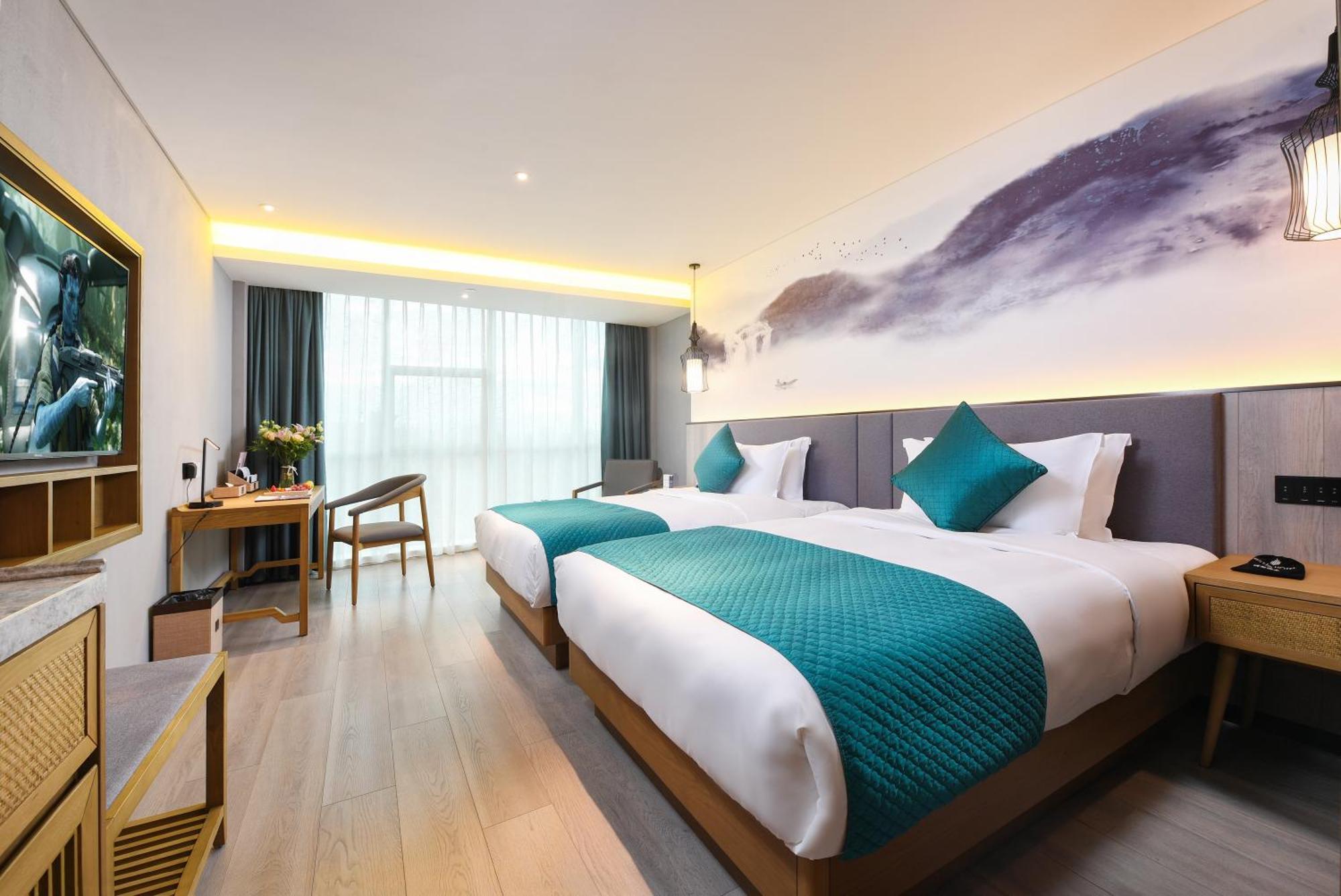 Mehood Lestie International Hotel Nancun Wanbo Metro Station Branch - Free Shuttle Bus To Canton Fair Complex During Canton Fair Period & Free Breakfast & Free Afternoon Tea & Free Midnight Snack & Free Vpn Internet Access Bagian luar foto