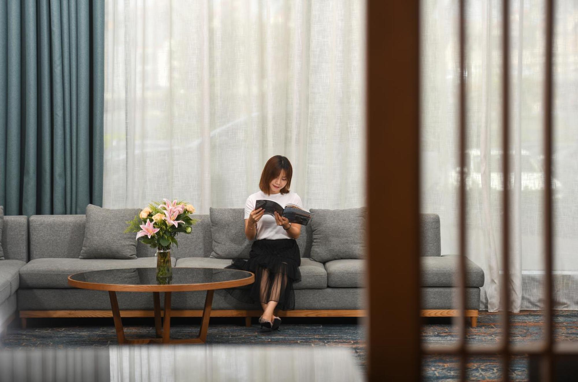 Mehood Lestie International Hotel Nancun Wanbo Metro Station Branch - Free Shuttle Bus To Canton Fair Complex During Canton Fair Period & Free Breakfast & Free Afternoon Tea & Free Midnight Snack & Free Vpn Internet Access Bagian luar foto