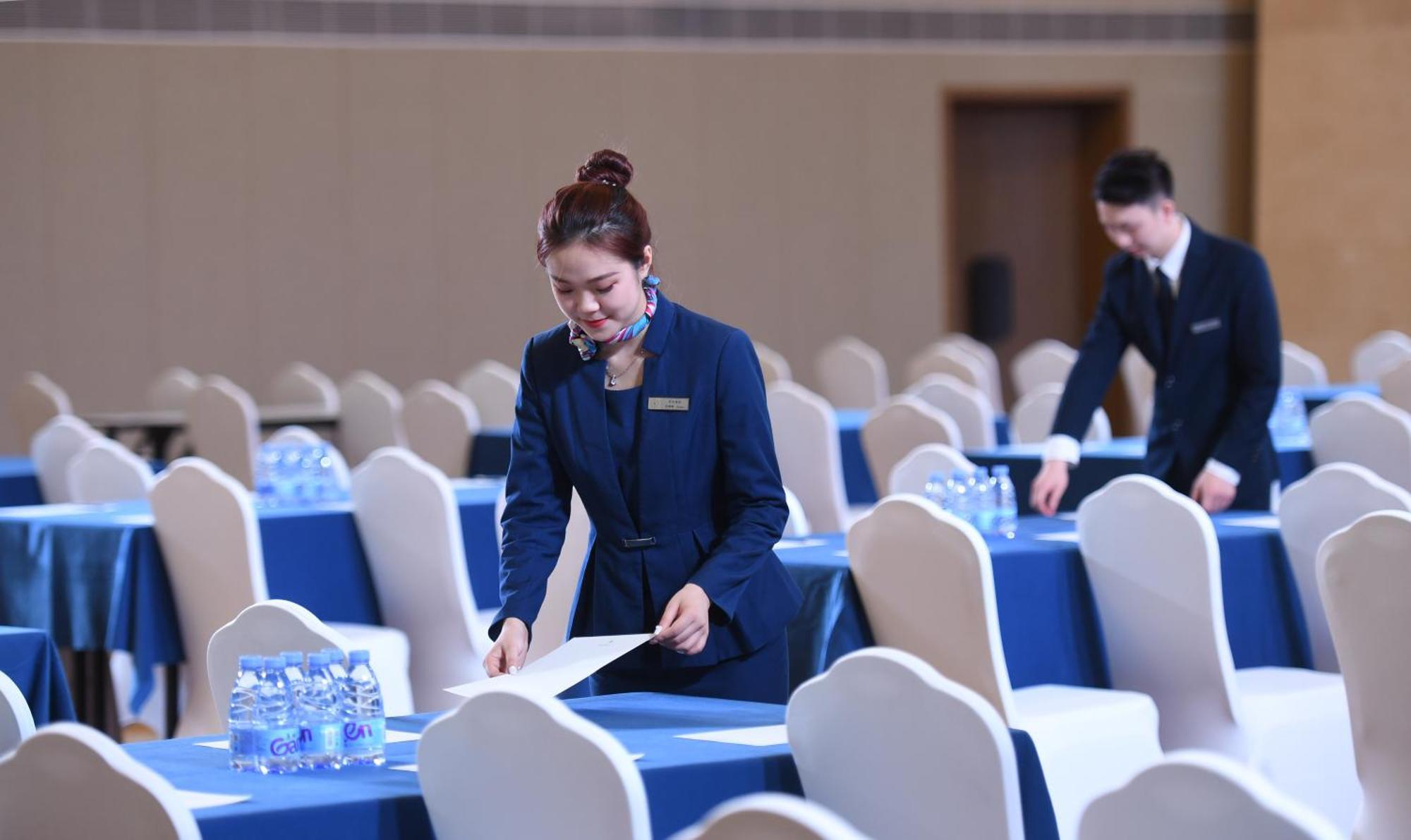 Mehood Lestie International Hotel Nancun Wanbo Metro Station Branch - Free Shuttle Bus To Canton Fair Complex During Canton Fair Period & Free Breakfast & Free Afternoon Tea & Free Midnight Snack & Free Vpn Internet Access Bagian luar foto