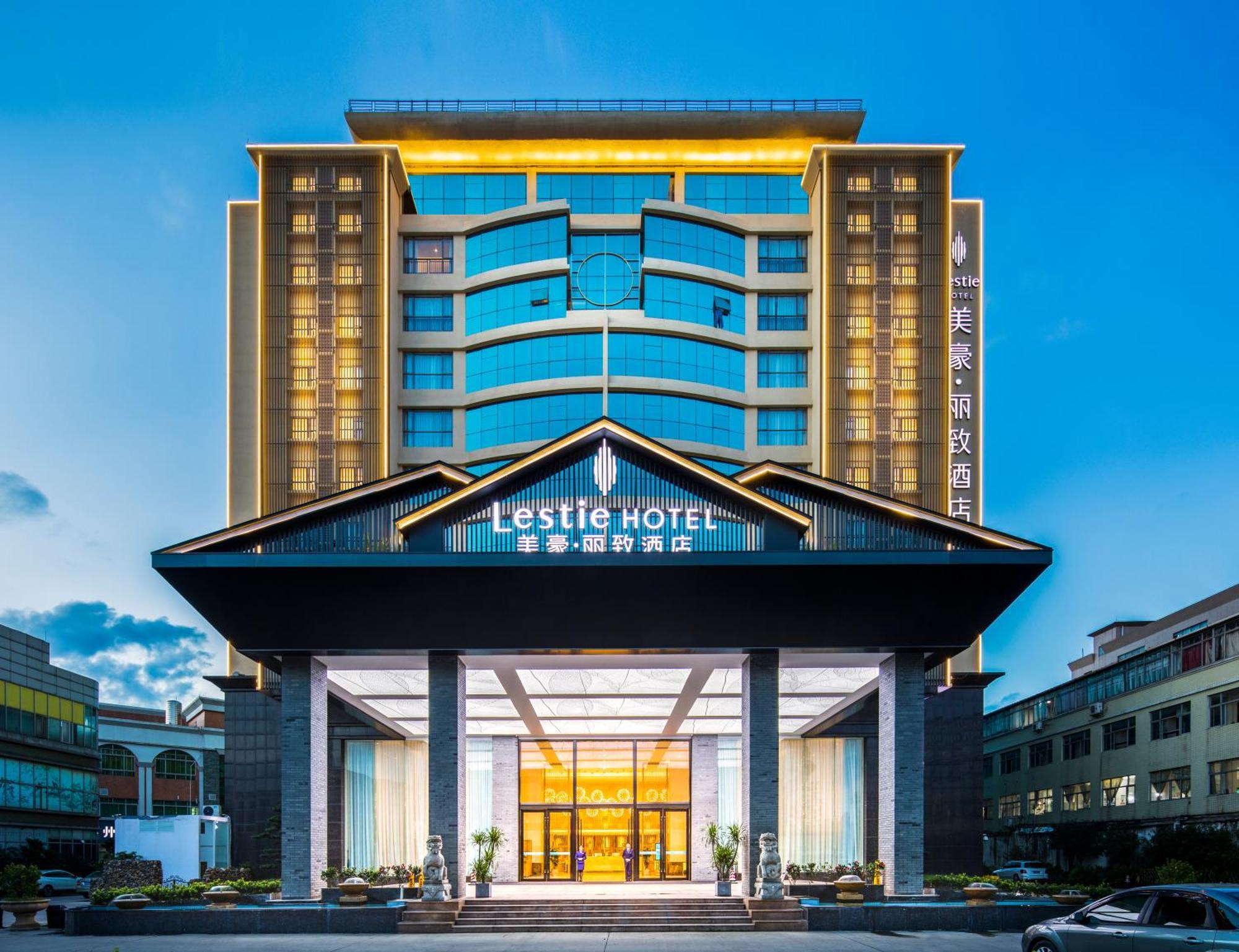 Mehood Lestie International Hotel Nancun Wanbo Metro Station Branch - Free Shuttle Bus To Canton Fair Complex During Canton Fair Period & Free Breakfast & Free Afternoon Tea & Free Midnight Snack & Free Vpn Internet Access Bagian luar foto