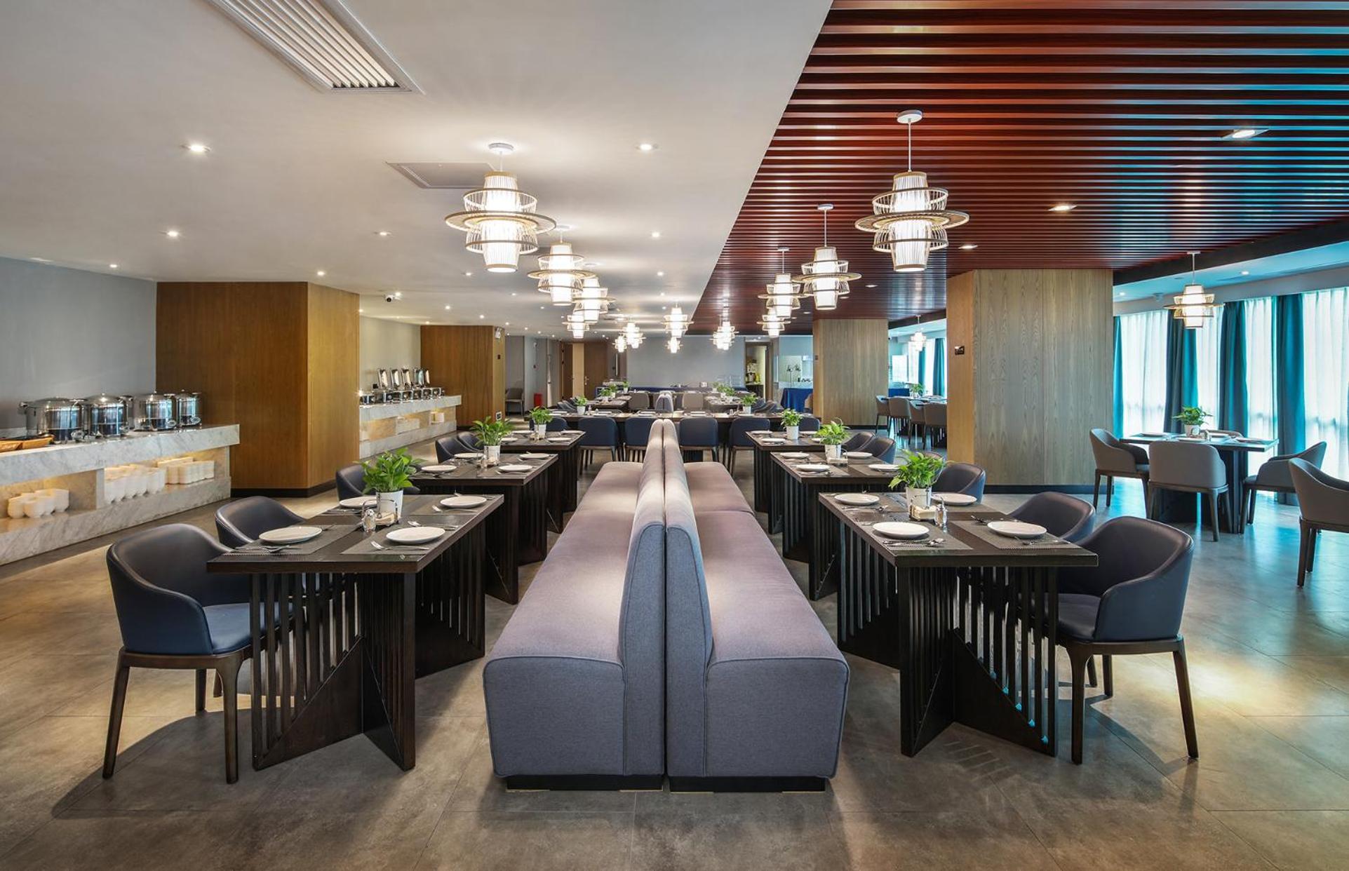 Mehood Lestie International Hotel Nancun Wanbo Metro Station Branch - Free Shuttle Bus To Canton Fair Complex During Canton Fair Period & Free Breakfast & Free Afternoon Tea & Free Midnight Snack & Free Vpn Internet Access Bagian luar foto