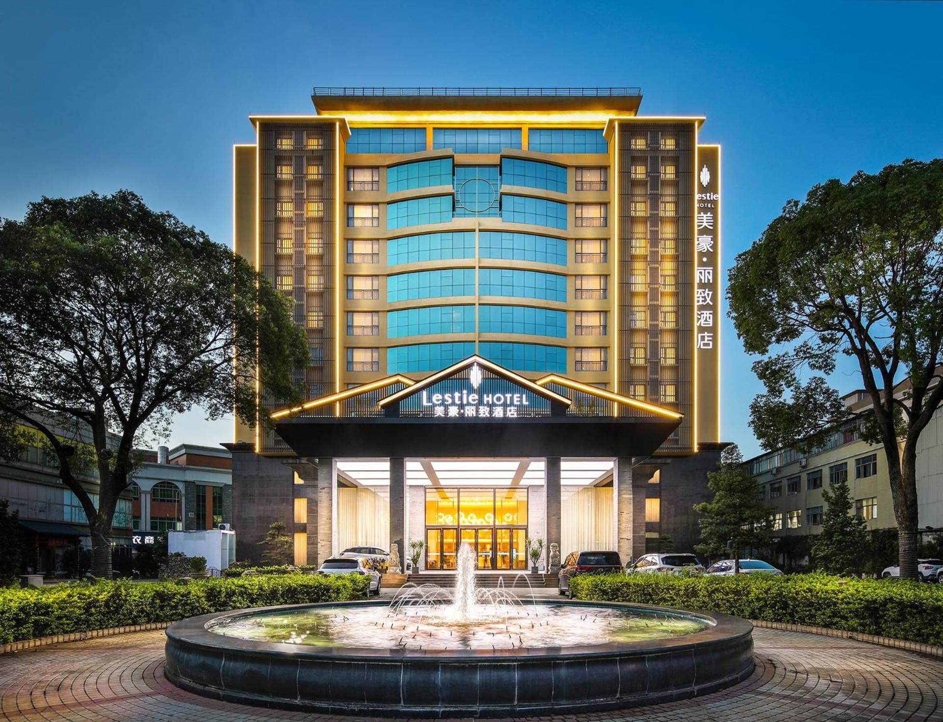 Mehood Lestie International Hotel Nancun Wanbo Metro Station Branch - Free Shuttle Bus To Canton Fair Complex During Canton Fair Period & Free Breakfast & Free Afternoon Tea & Free Midnight Snack & Free Vpn Internet Access Bagian luar foto